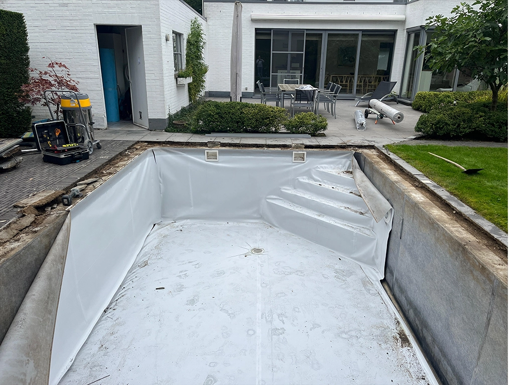 Renovatie zwembadliner in Schilde