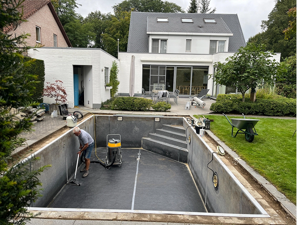 Renovatie zwembadliner in Schilde