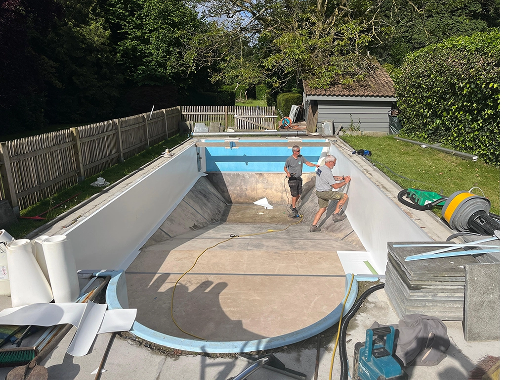 Renovatie zwembadliner in Hove